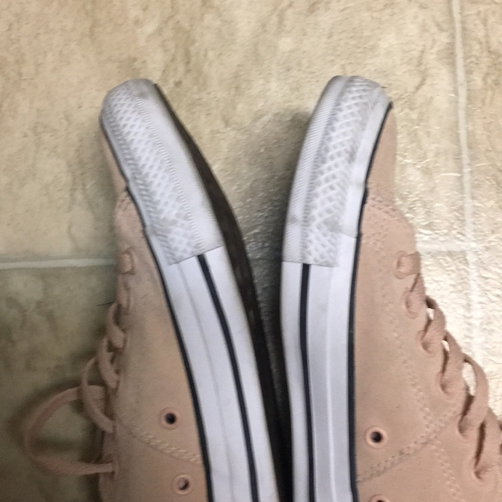 Pink suede converse - Picture 4 of 6